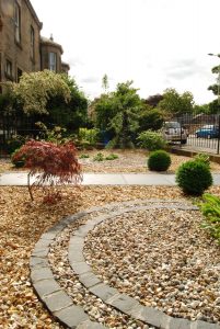 Henderson Row front garden, black slate slabs, basalt setts, gravel garden, built by Water Gems, designed by Carolyn Grohmann