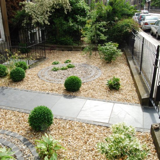 Henderson Row front garden, black slate slabs, basalt setts, gravel garden, built by Water Gems, designed by Carolyn Grohmann