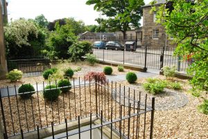 Henderson Row front garden, black slate slabs, basalt setts, gravel garden, built by Water Gems, designed by Carolyn Grohmann