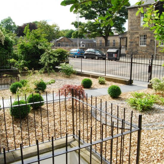 Henderson Row front garden, black slate slabs, basalt setts, gravel garden, built by Water Gems, designed by Carolyn Grohmann