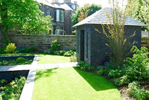 Sunken garden, oak boardwalk, slate garden building, Merchiston Garden, built by Water Gems, designed by Carolyn Grohamnn, Edinburgh