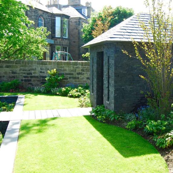 Sunken garden, oak boardwalk, slate garden building, Merchiston Garden, built by Water Gems, designed by Carolyn Grohamnn, Edinburgh