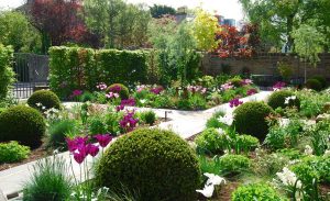 Front garden, Merchiston, built by Water Gems, designed by Carolyn Grohamnn, Edinburgh