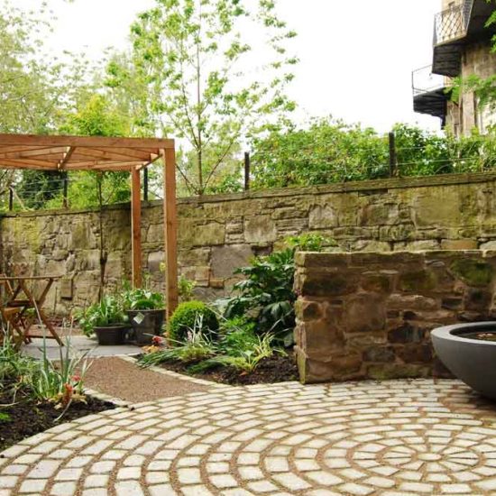 Great Stuart Street Edinburgh, BALI award-winning garden, built by Water Gems, designed by Carolyn Grohmann