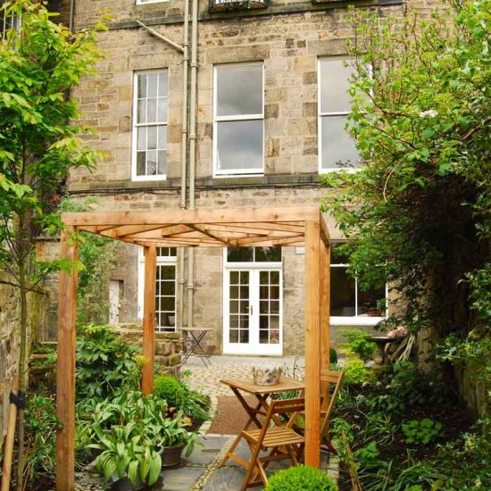 Great Stuart Street Edinburgh, BALI award-winning garden, built by Water Gems, designed by Carolyn Grohmann