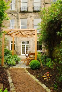 Great Stuart Street Edinburgh, BALI award-winning garden, built by Water Gems, designed by Carolyn Grohmann