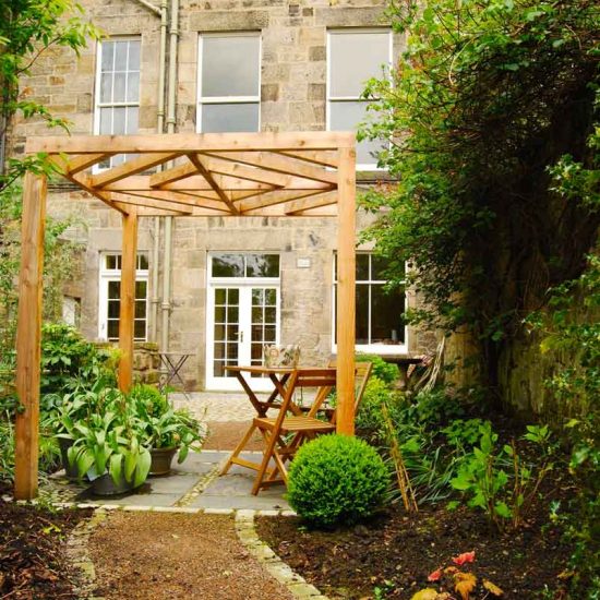 Great Stuart Street Edinburgh, BALI award-winning garden, built by Water Gems, designed by Carolyn Grohmann